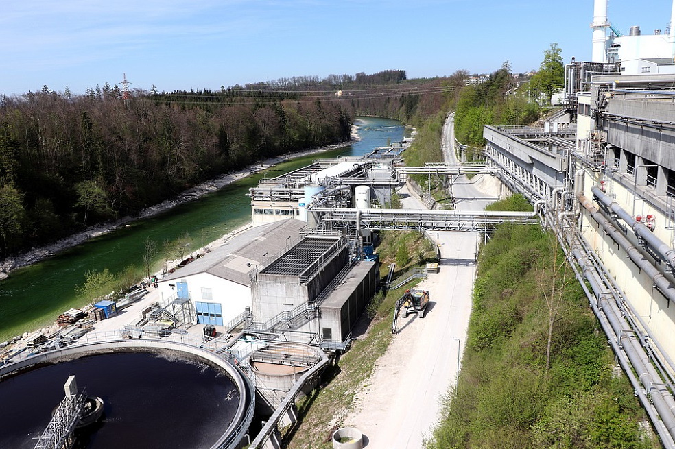 International engineering services: construction of water and wastewater treatment plants